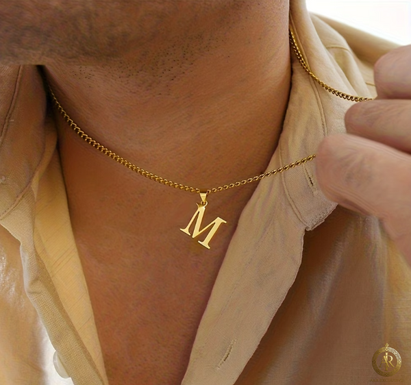 Colier personalizat cu literă – Cadoul perfect pentru El